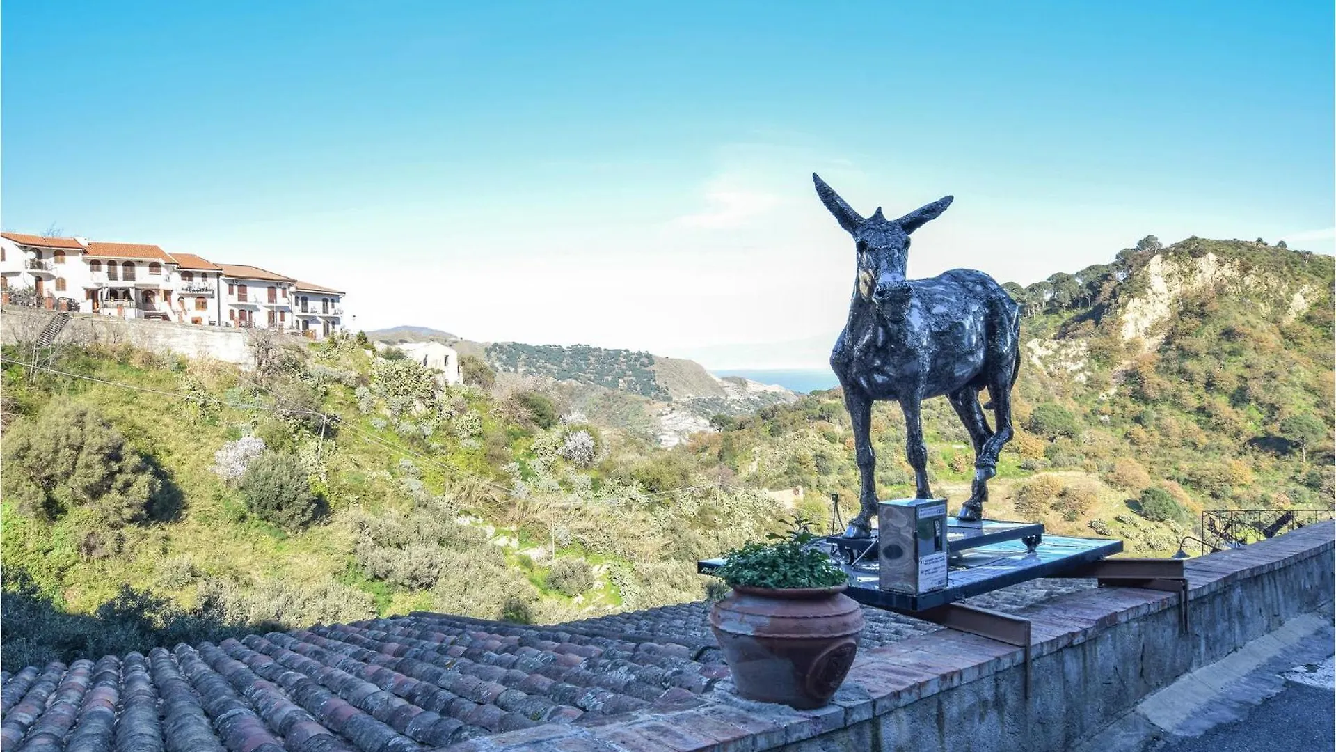 Holiday home Amazing Home In Santa Teresa Di Riva With Kitchen Capomulini